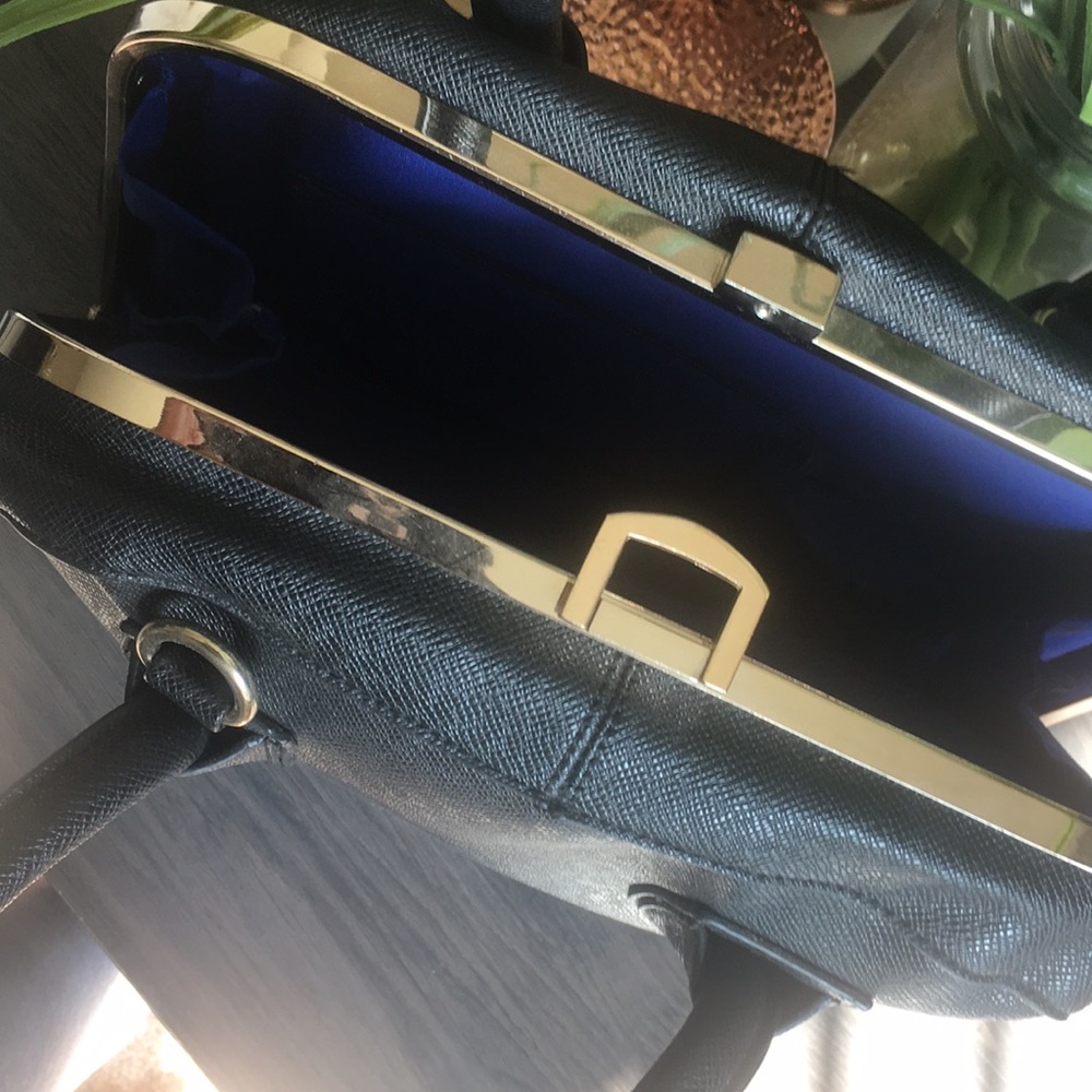 Black & Gold Tote 👜